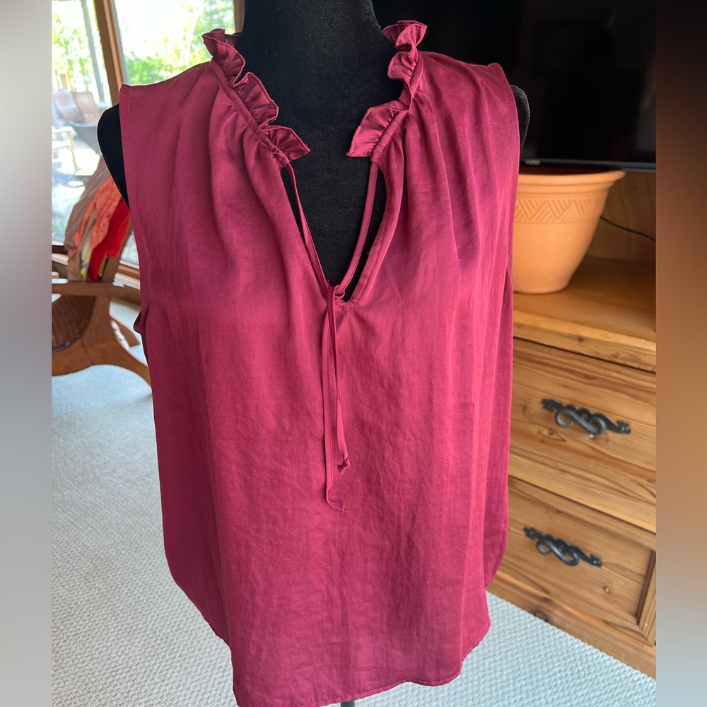 Size Large silky maroon, burgundy sleeveless top, Loft